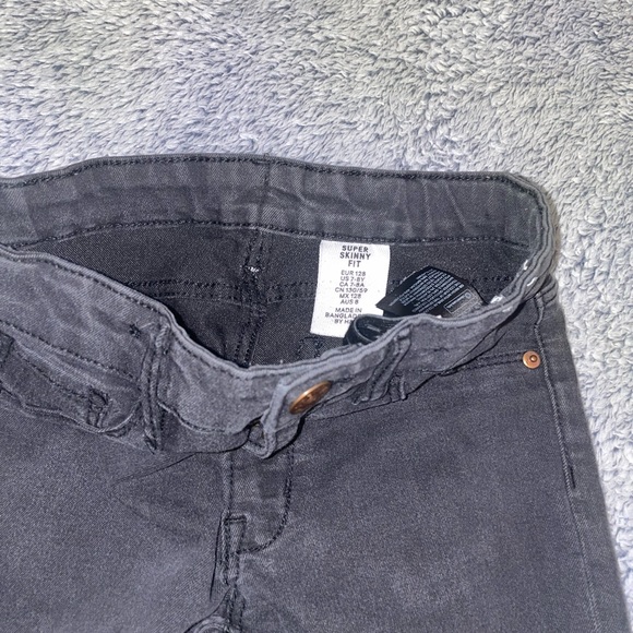 H&M Girls Skinny Fit Straight Leg Jeans - Picture 5 of 7